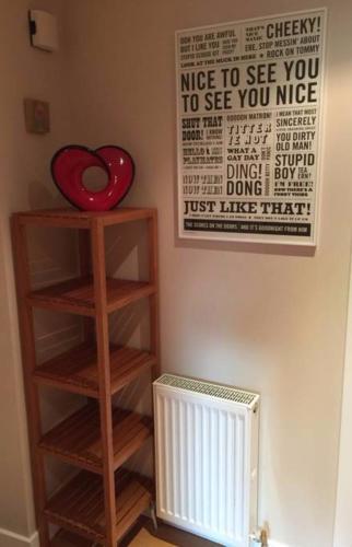 1 Bedroom West End Apartment Sleeps 4