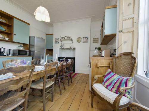31 Salterton Road, Devon