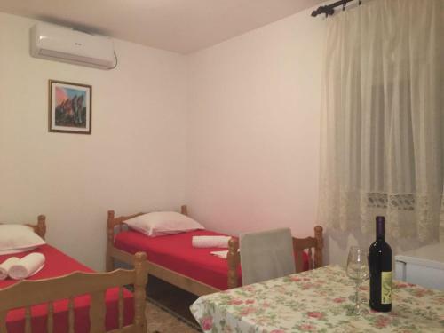 Apartments Dobri?a