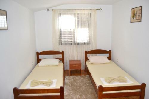 Apartments Dobri?a