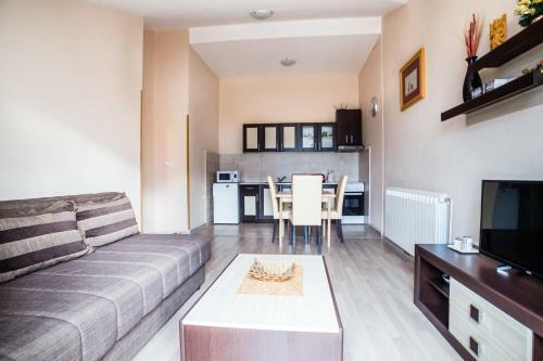 Apartments Radonji?