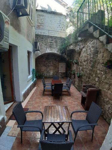 Kotor Emerald Apartments
