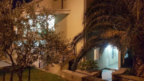 Apartmans Vjera