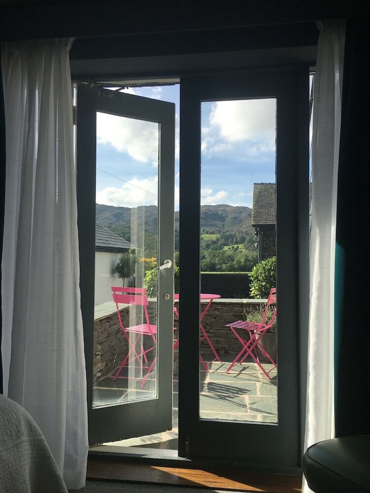 Hostal Chestnut Villa