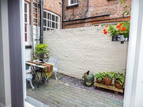 Courtyard Apartment