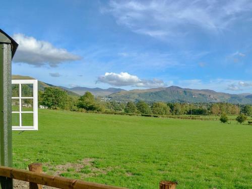Lake View Shepherds Hut