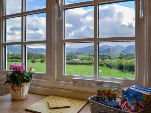 Lake View Shepherds Hut