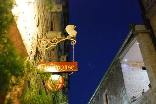 Hostal Vg Three Bedroom Castle
