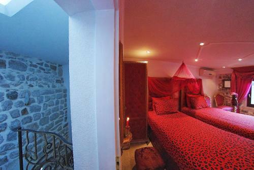 Hostal Vg Three Bedroom Castle