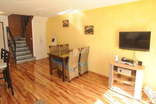 J & P Apartments
