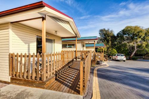 Wintersun Gardens Motel