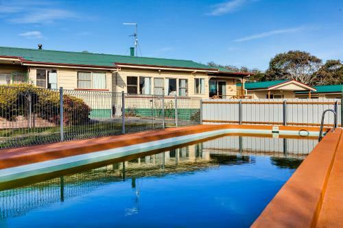 Wintersun Gardens Motel