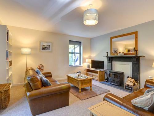 Restful Holiday Home In Glandwr Near River