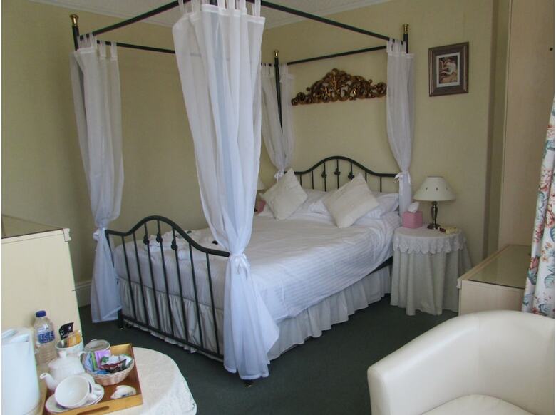 Hostal Birchwood House