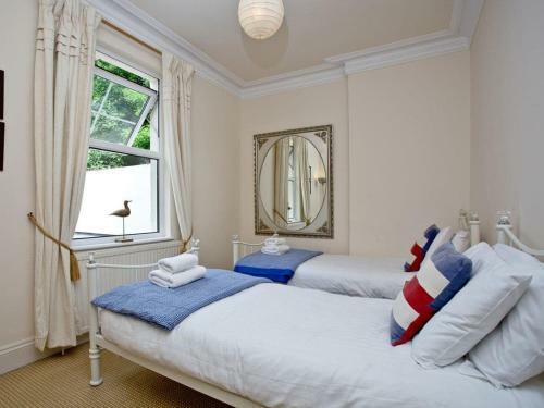 One Braeside Mews