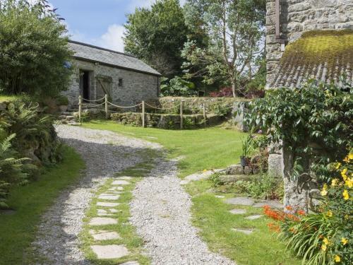 Buster Barn, Sampford Spiney, Yelverton