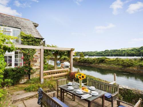 Island House, Cornwall