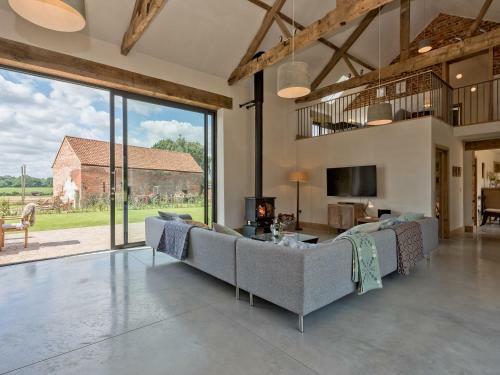Old Hall Farm Barn