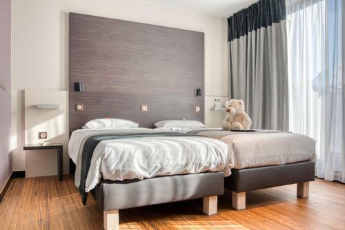 Le Merceny Motel