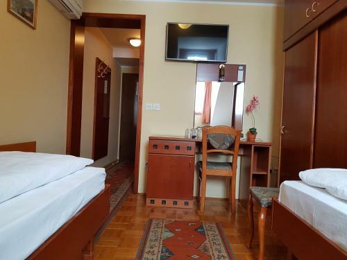 Hotel Ro?kar