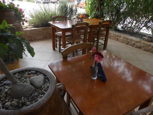 Hostal Pension Aretoussa
