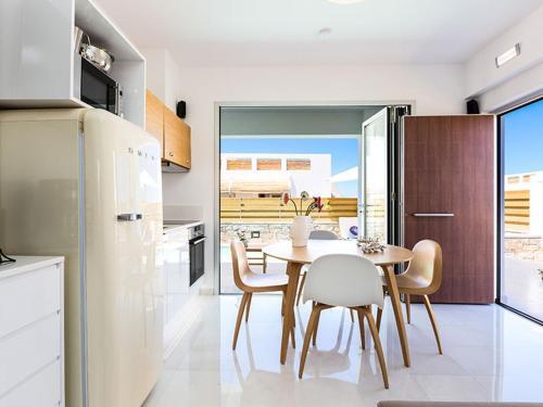 Missiria Villa Sleeps 6 Pool Air Con Wifi