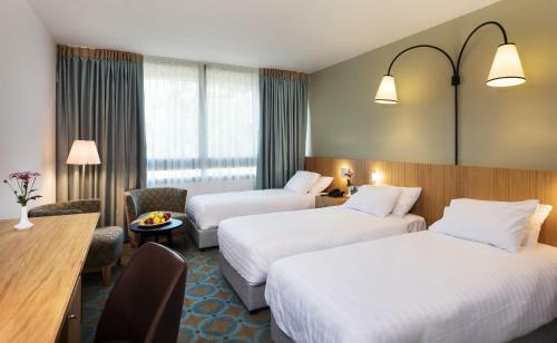 Seven Arches Hotel