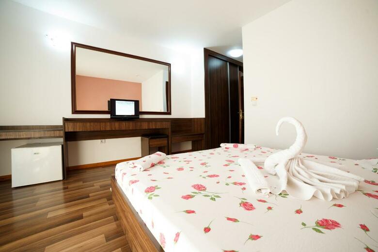 Insula Hotel