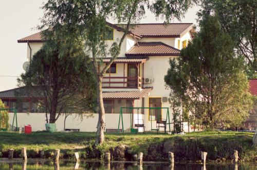Hostal Pensiunea Califar
