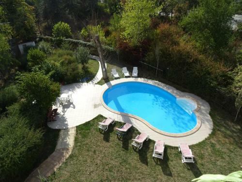 Club Topaz Apartments