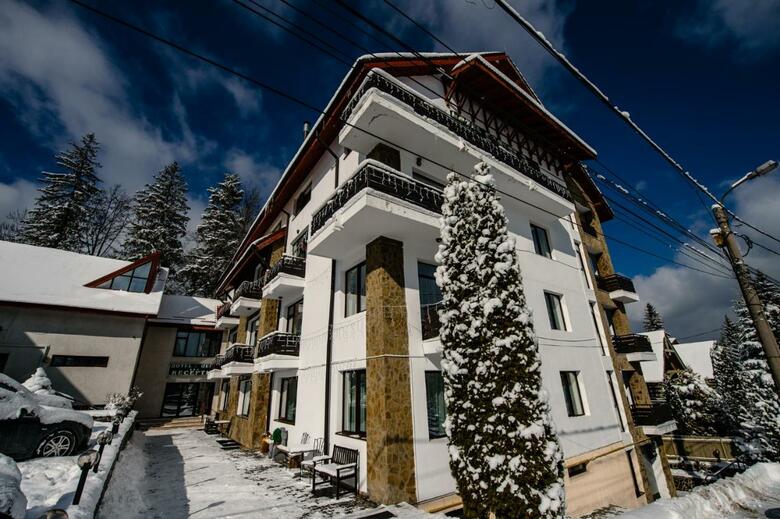 Hera Hotel