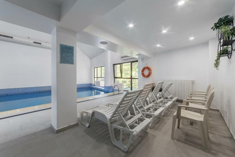 Hera Hotel