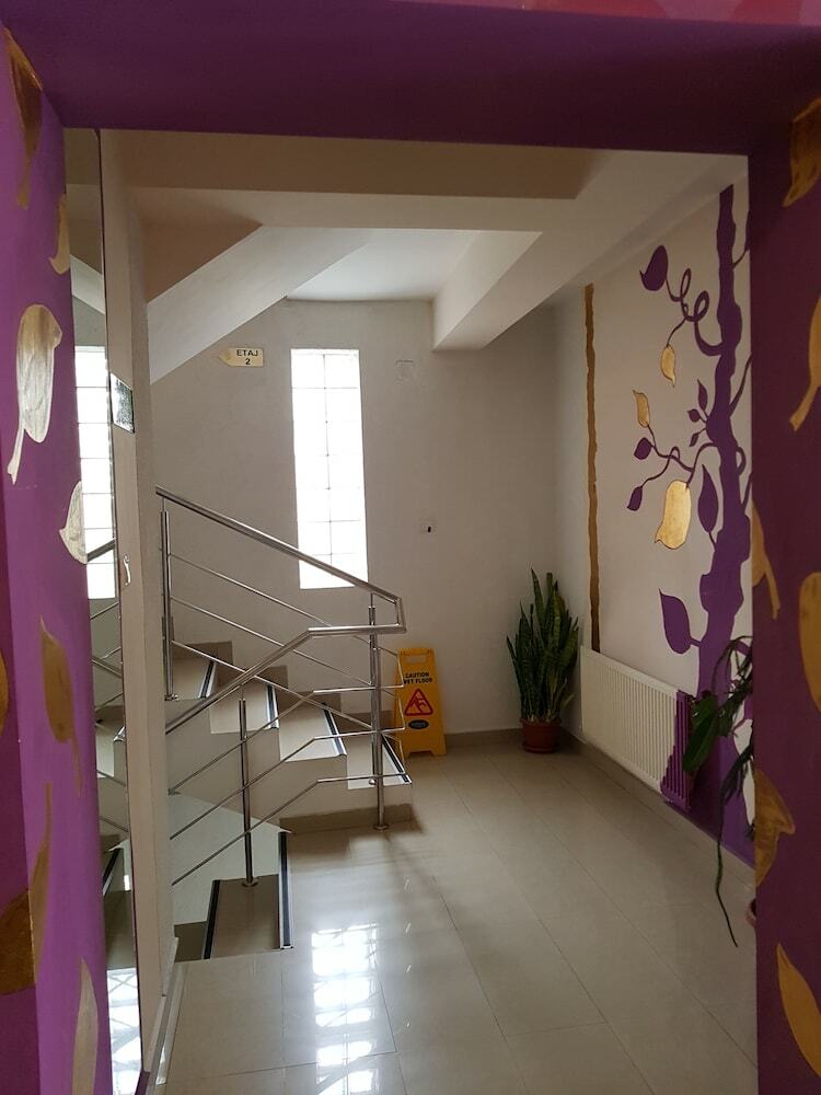 Tranzzit Hotel