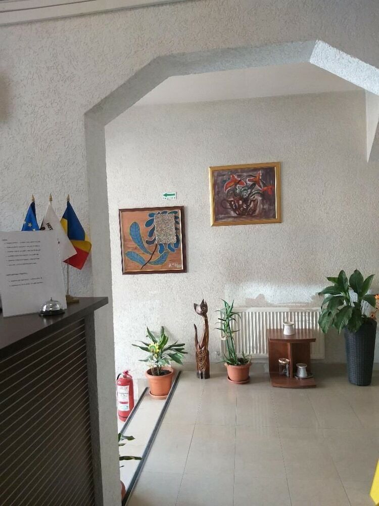 Tranzzit Hotel
