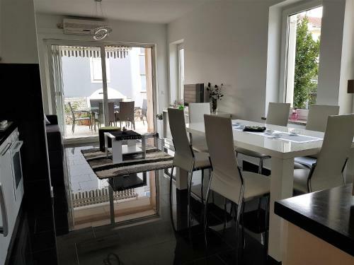 Deluxe Apartment Novalja