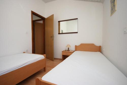 Apartments By The Sea Novalja, Pag - 3307