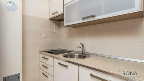 Rona Apartment Andy