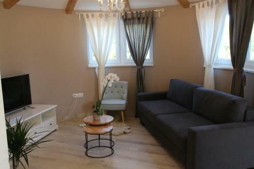Apartments Tisno