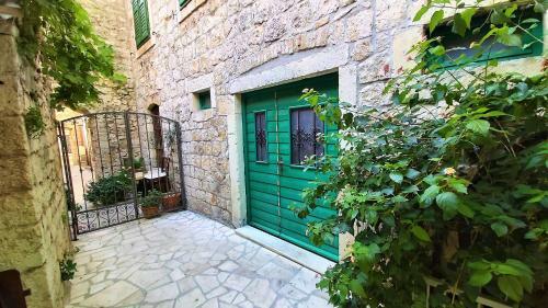 Omis Center Apartments