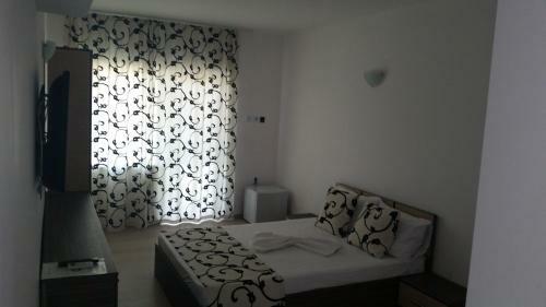 Hostal Anacris Guesthouse