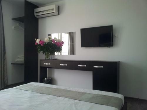 Hostal Anacris Guesthouse