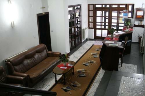 Hostal Pensiunea Tranzit