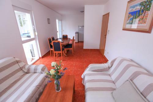 Apartments Gabrijela - Villa Komarna