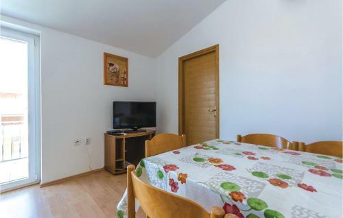 Four-bedroom Apartment In Fazana