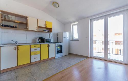 Four-bedroom Apartment In Fazana