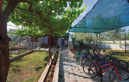 Apartments With A Parking Space Fazana - 13761