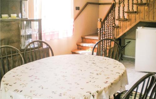 Three-bedroom Holiday Home In Balatonfenyves