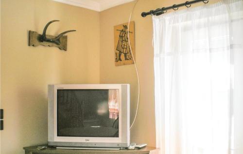 Three-bedroom Holiday Home In Balatonfenyves