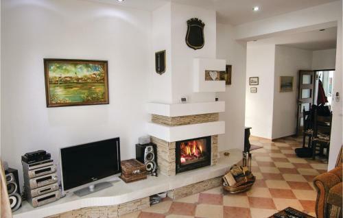 Two-bedroom Holiday Home In Balatonboglar