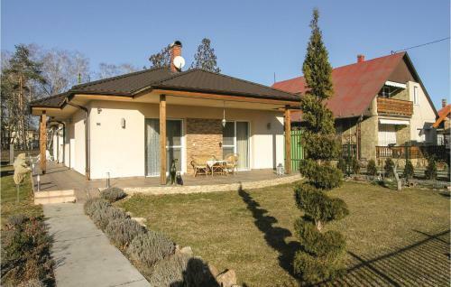 Two-bedroom Holiday Home In Balatonboglar